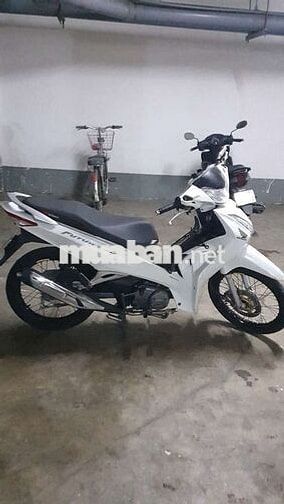 Honda Future Trắng Xăng