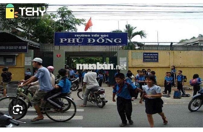 Tuyển người phụ bán căn tin trường học