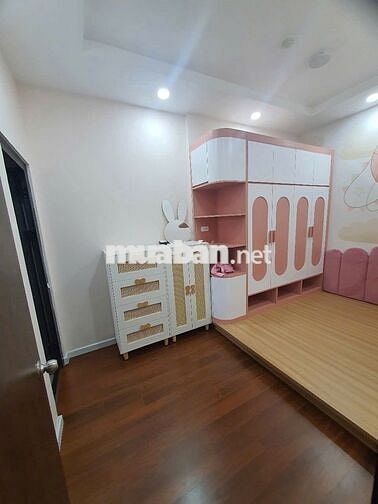 Cho thuê full nội thất 2pn-1wc như hình 9tr ở liền view hồ bơi  9tr