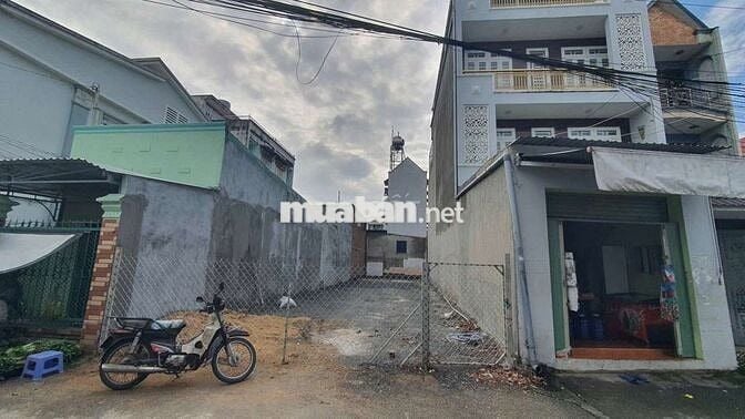 Bán lô đất 150m2 gần nhà thờ Bình Hải