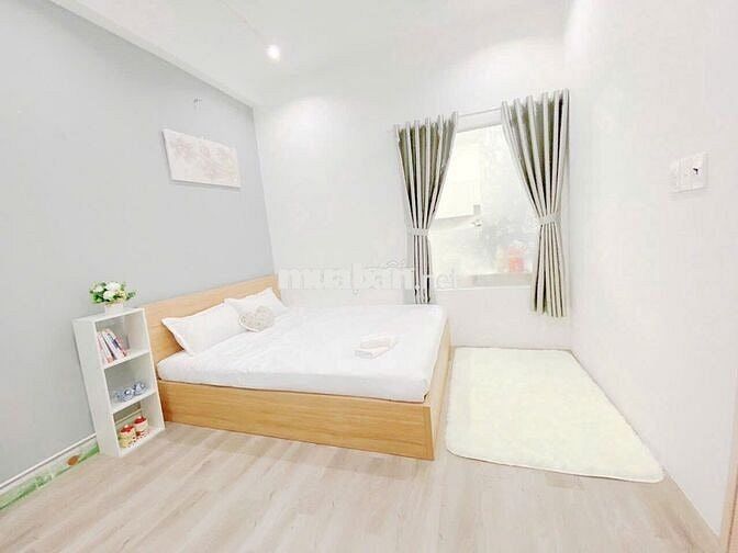 Căn hộ 2 phòng ngủ ban công full nội thất quận 1 gần công viên Tao Đàn