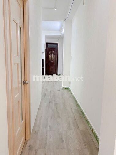 Căn hộ 2 phòng ngủ ban công full nội thất quận 1 gần công viên Tao Đàn