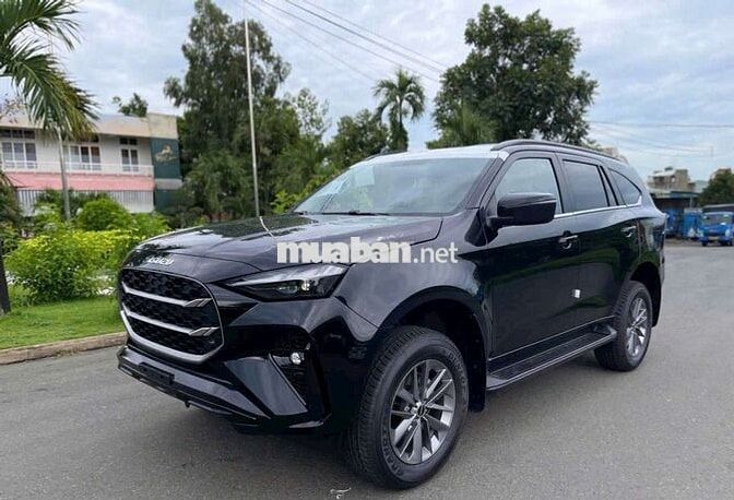 Xe 7 chỗ máy dầu tự động 2025 giá tốt, còn 1 xe