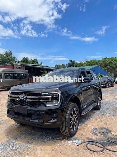 Ford Everest Platinum 2026 2.0L 4x2 AT Đen