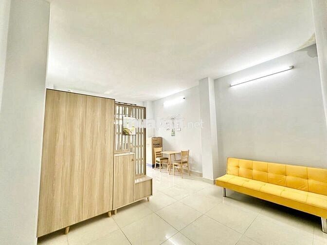 CĂN HỘ FULL NỐI THẤT TÁCH BẾP CỬA SỔ LỚN ĐINH BỘ LĨNH SÁT Q1