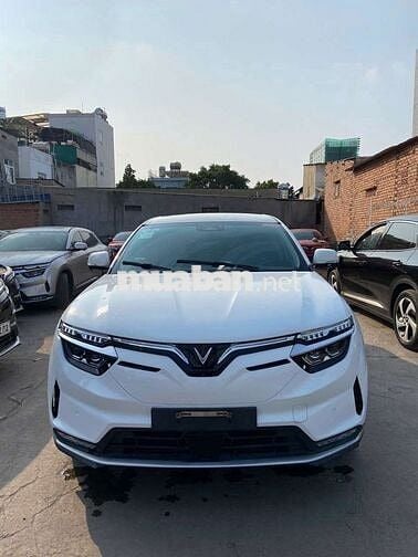 VF8 ECO TRẮNG