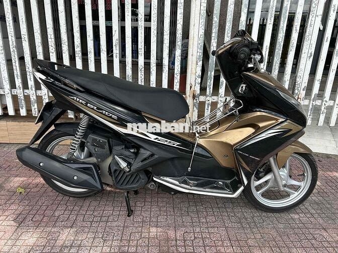 Honda Airblade 125Fi êm ngon chính chủ bao hồ sơ