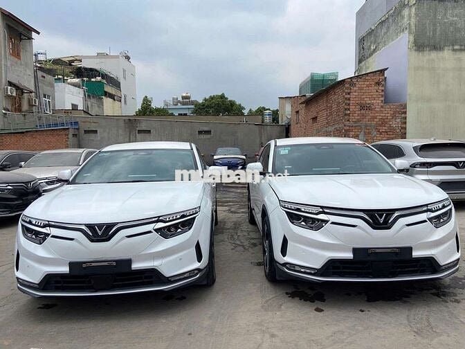VF8 ECO TRẮNG
