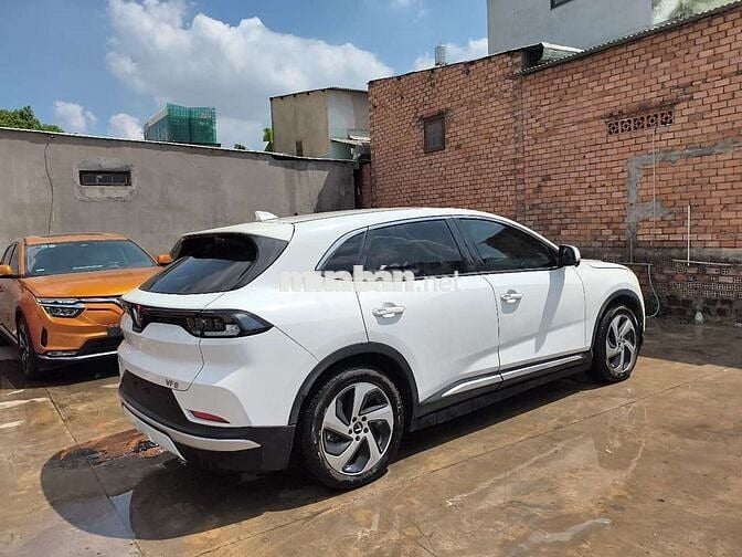 VF8 ECO TRẮNG