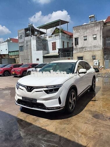 VF8 ECO TRẮNG