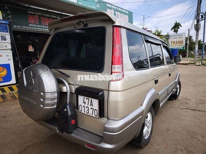 Mitsubishi Jolie Bản đủ 8 chỗ Vàng cát