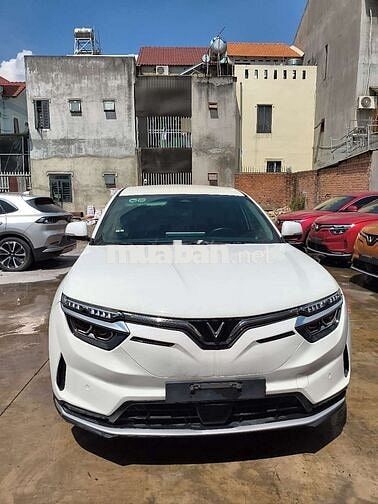 VF8 ECO TRẮNG