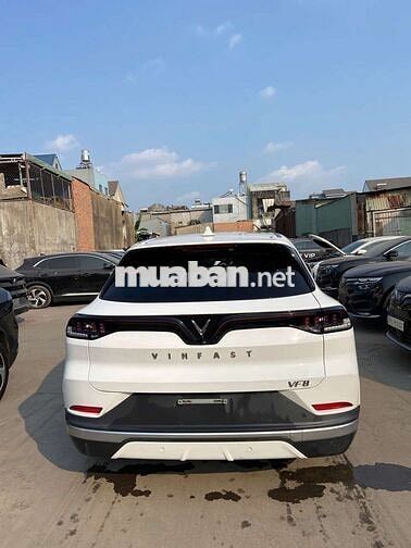 VF8 ECO TRẮNG