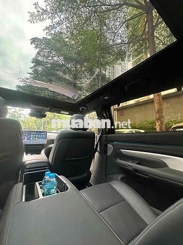 VinFast VF9 Plus 2023 Trắng 6 chỗ