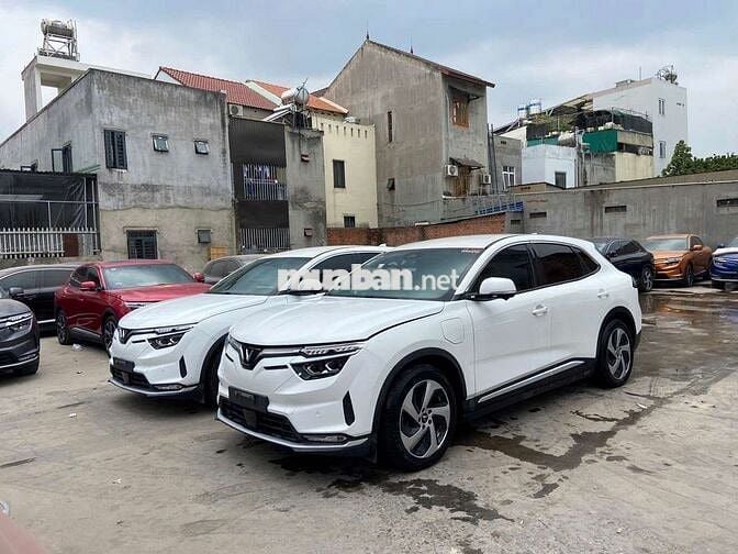 VF8 ECO TRẮNG
