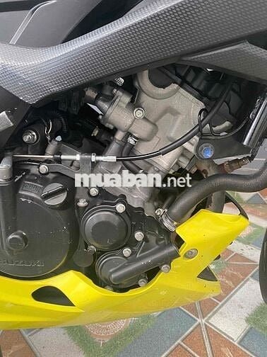 Suzuki Bandit 150 33000 km Trắng đen vàng