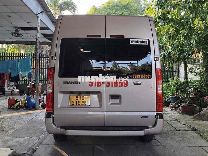 Ford Transit 16 chỗ màu Vàng cát