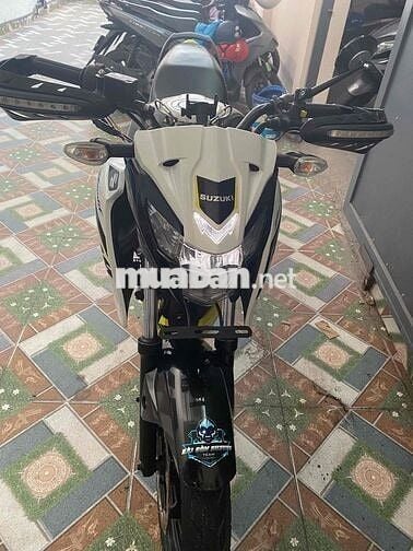 Suzuki Bandit 150 33000 km Trắng đen vàng