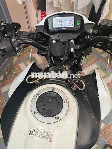Suzuki Bandit 150 33000 km Trắng đen vàng