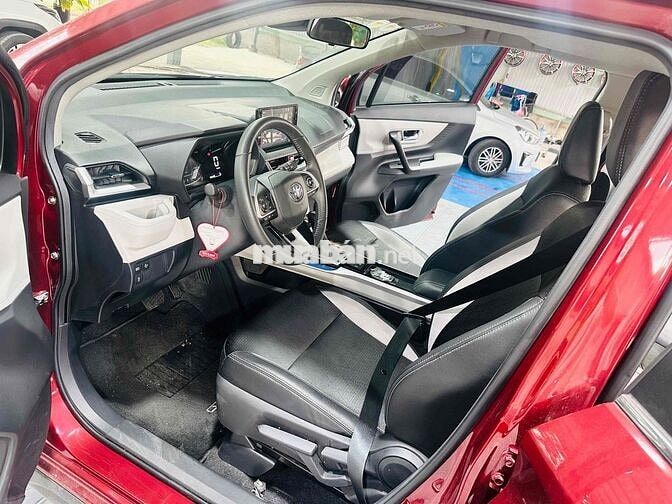 Toyota Veloz Top 2025 9.000 km Đỏ