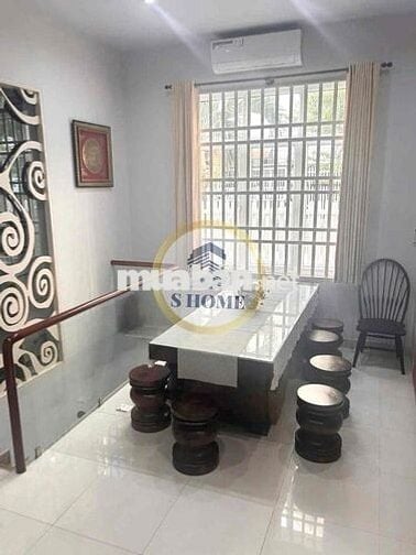 CHO THUÊ TRỆT BIỆT THỰ GÓC KHU HIM LAM - 200M2, SÂN VƯỜN HỒ CẢNH QUAN