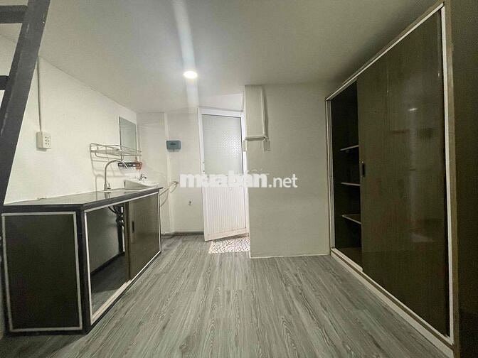 Phòng Sinh Viên Gần CVPM, Cách trường VOV 500m