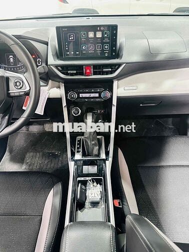 Toyota Veloz Top 2025 9.000 km Đỏ