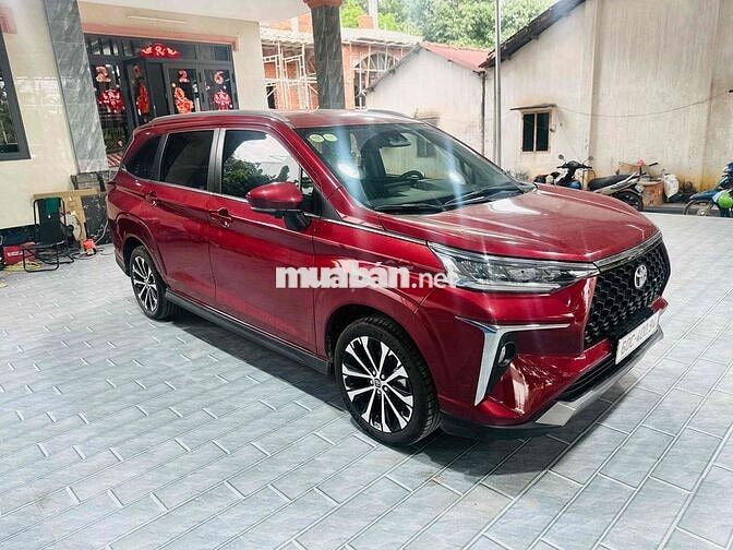 Toyota Veloz Top 2025 9.000 km Đỏ