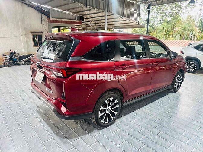 Toyota Veloz Top 2025 9.000 km Đỏ