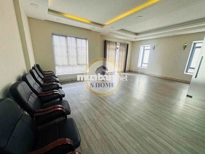 CHO THUÊ TRỆT BIỆT THỰ GÓC KHU HIM LAM - 200M2, SÂN VƯỜN HỒ CẢNH QUAN