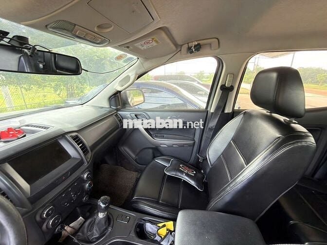 Ford Ranger XLS 2019 2.2L 4x2 MT Bạc/Xám