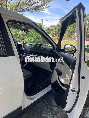 Kia Carens 2022 Số sàn Trắng