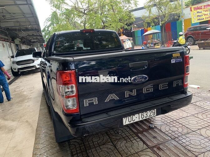 Ford Ranger XLS MT 2020 Số sàn Xanh đậm