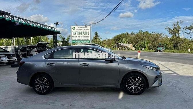 Kia K3 Premium 1.6 AT 2022 Tự động bản full giá to