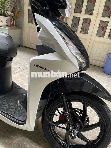 Honda Vision khoá Smartkey Trắng đen sport