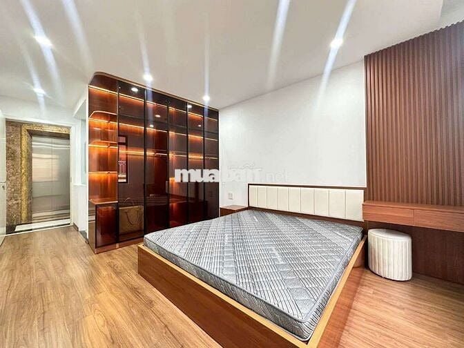 Hơn 10đ - TT Cầu Giấy 40m2 x 6T thang máy, ngõ thông, lô góc 2 thoáng.