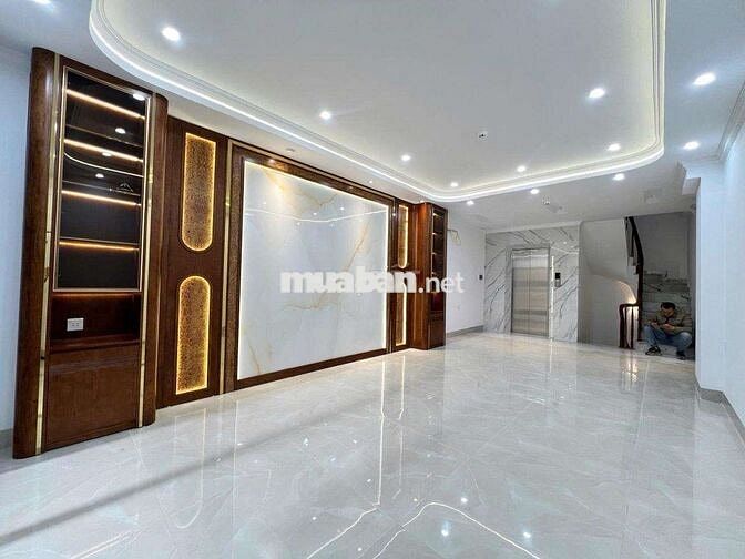 Phân Lô Trần Quốc Hoàn / Cầu Giấy - 40m2 x 7T thang máy, ô tô tránh,KD