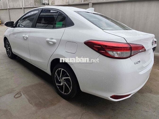 Toyota Vios E CVT 2022 Trắng Tự động