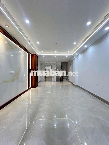 Phân Lô Trần Quốc Hoàn / Cầu Giấy - 40m2 x 7T thang máy, ô tô tránh,KD