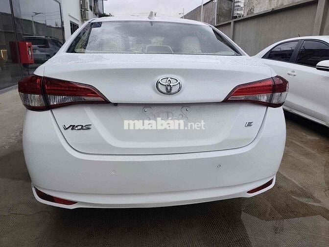 Toyota Vios E CVT 2022 Trắng Tự động