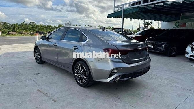 Kia K3 Premium 1.6 AT 2022 Tự động bản full giá to