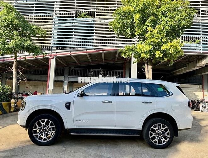 FORD EVEREST TITANIUM 4x4 Bi-Turbo 2Cầu_ĐKY 2023