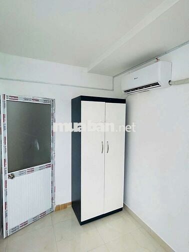 Cho thuê 2 phòng ngủ cạnh KHU PHAN XÍCH LONG cửa sổ trời full nội thất
