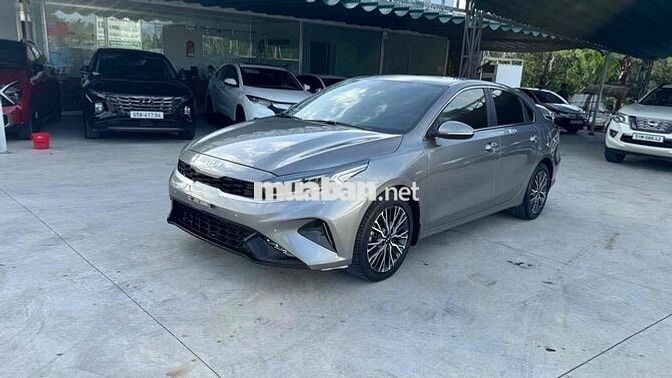 Kia K3 Premium 1.6 AT 2022 Tự động bản full giá to