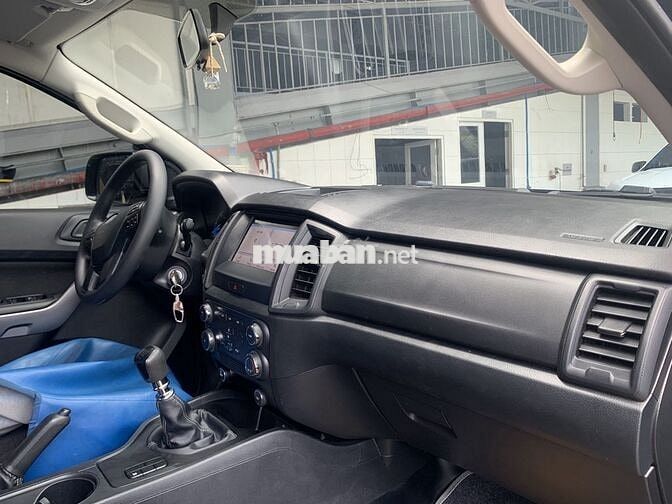 Ford Ranger XLS MT 2020 Số sàn Xanh đậm