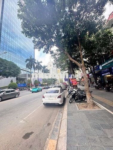 VIP- HIẾM- MẶT PHỐ DUY TÂN- ĐƯỜNG 40M- VỈA HÈ 20M- VP- KINH DOANH 50+