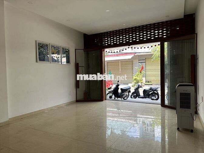 NHÀ 3 TẦNG MẶT TIỀN PHÙNG CHÍ KIÊN GẦN KINH DƯƠNG VƯƠNG