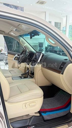 Bán Toyota Land Cruiser 4.6 V8 sản xuất 2016.