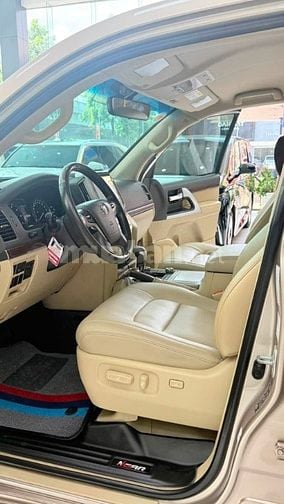 Bán Toyota Land Cruiser 4.6 V8 sản xuất 2016.