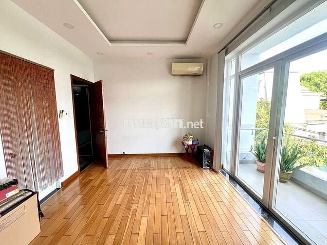 CHO THUÊ BT 8PN - 10X20 - NGAY KHU VEN SÔNG HIỆP BÌNH CHÁNH